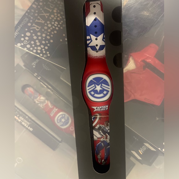 Disney MagicBand+Captain America 2022 works with Alexa - Picture 6 of 7